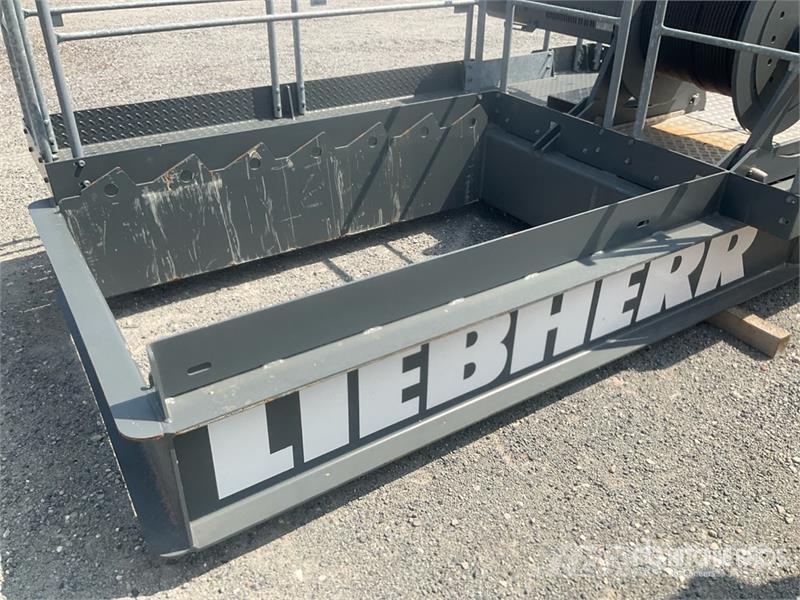 Liebherr 172 EC-B8 Litronic 8000 kg Flat-Top Tower Crane Stavebné žeriavy