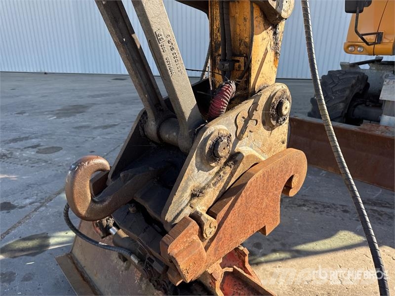 Liebherr 914 Compact Pelle Sur Pneus Wheel Excavator Kolová rýpadla