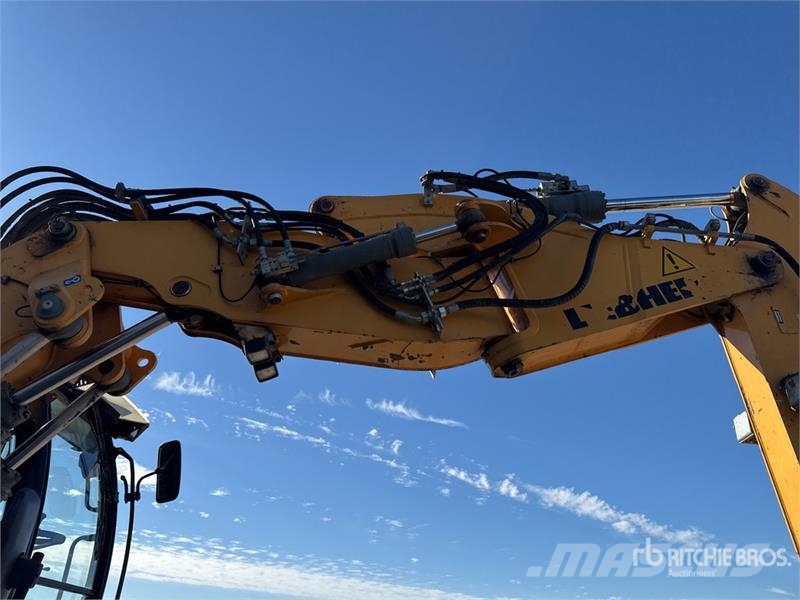 Liebherr 914 Compact Pelle Sur Pneus Wheel Excavator Kolová rýpadla