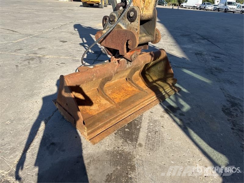 Liebherr 914 Compact Pelle Sur Pneus Wheel Excavator Kolová rýpadla