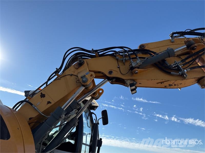Liebherr 914 Compact Pelle Sur Pneus Wheel Excavator Kolová rýpadla