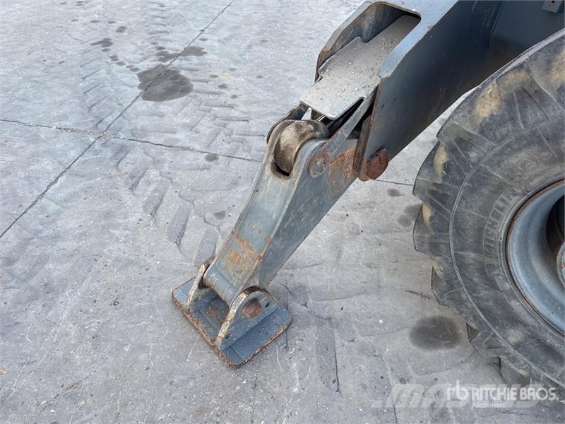 Liebherr 914 Compact Pelle Sur Pneus Wheel Excavator Kolová rýpadla