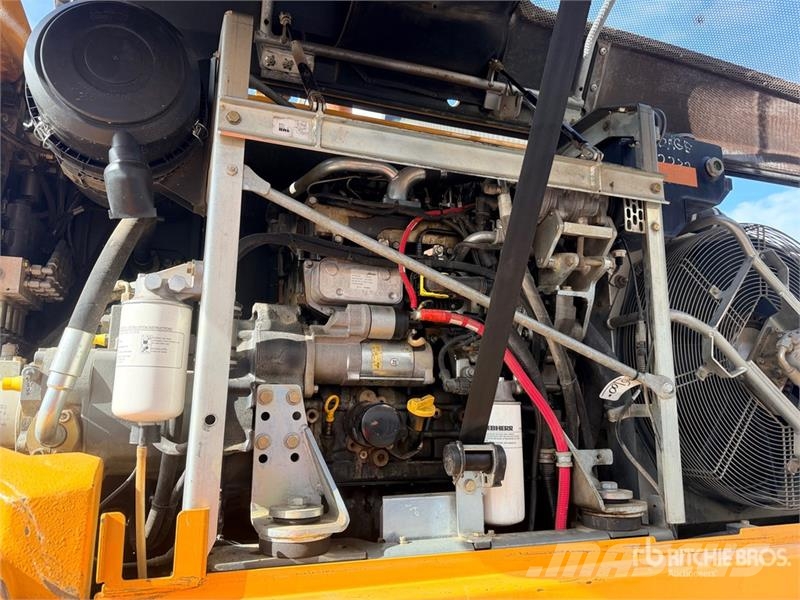 Liebherr A910 Compact Pelle Sur Pneus Wheel Excavator Ratiniai ekskavatoriai