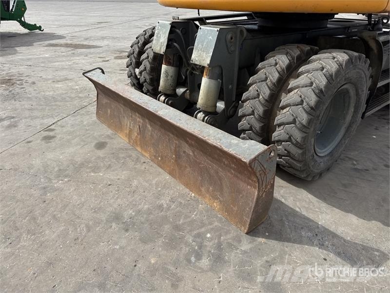 Liebherr A910 Compact Pelle Sur Pneus Wheel Excavator Ratiniai ekskavatoriai