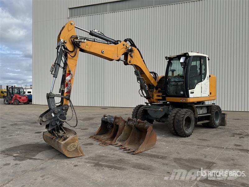 Liebherr A910 Compact Pelle Sur Pneus Wheel Excavator Ratiniai ekskavatoriai
