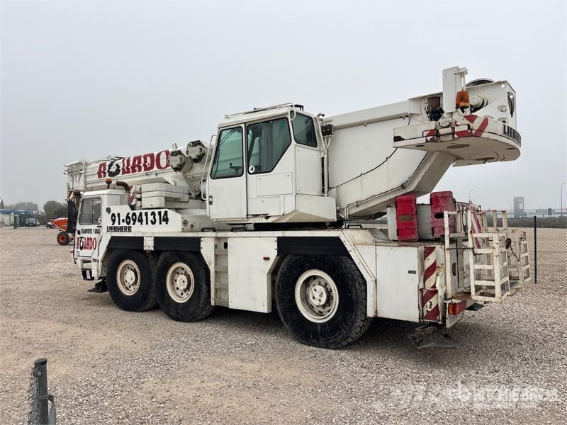 Liebherr LTM1050 All Terrain Crane Maastikutõstukid