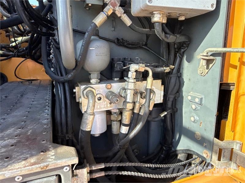Liebherr R317 Litronic Tracked Excavator Beltegraver