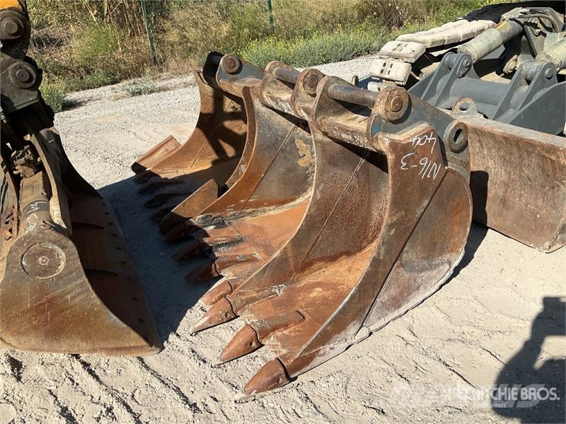 Liebherr R914 Compact Pelle Sur Chenilles Tracked Excavator Bagri goseničarji