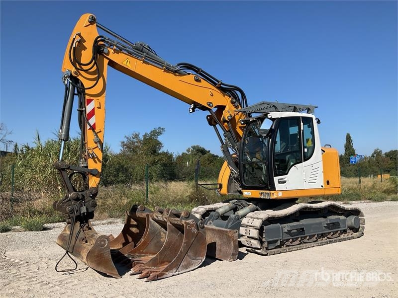Liebherr R914 Compact Pelle Sur Chenilles Tracked Excavator Bagri goseničarji