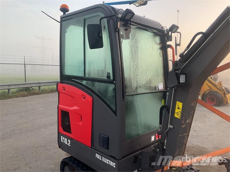 Limach 18.2 Electric Mini Excavator حفارات صغيرة أقل من 7 طن (حفارات صغيرة)