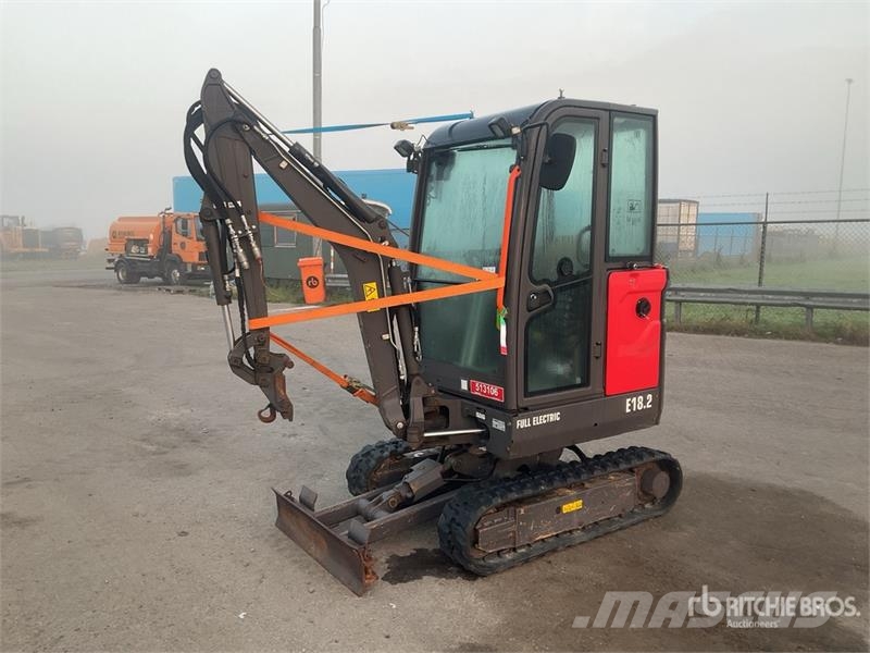 Limach E18.2 Electric Mini Excavator Minibagger < 7t
