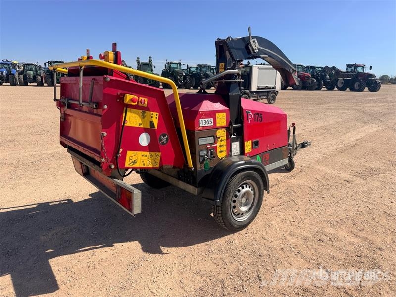 Linddana A/S TP175 Mobile S/A Broyeur A Vegetaux W Wood chippers
