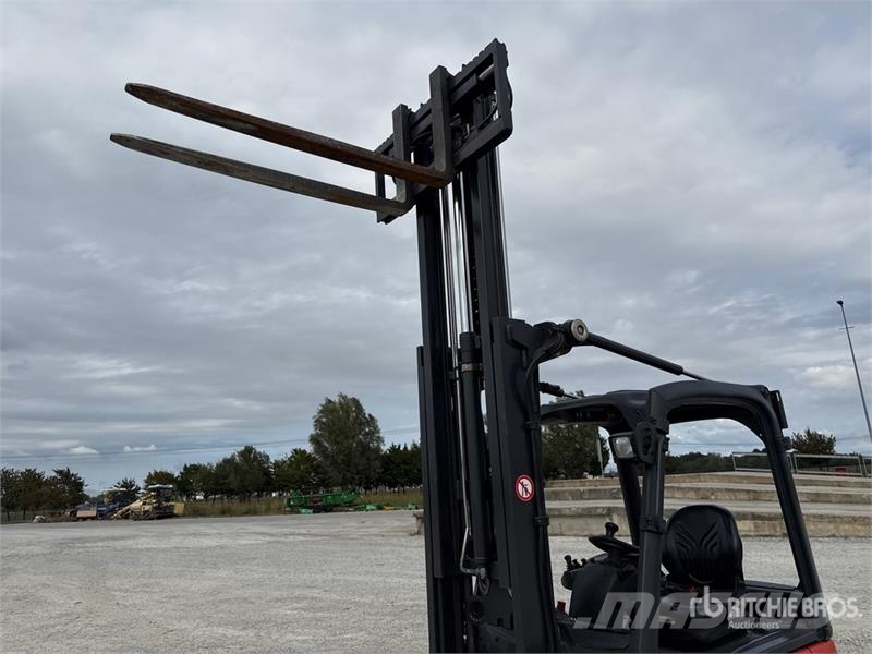 Linde E16-01 1600 kg Electric Forklift Električni viličarji