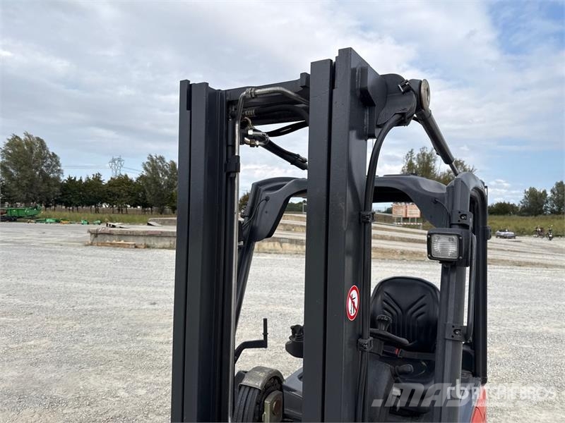 Linde E16-01 1600 kg Electric Forklift Električni viličarji