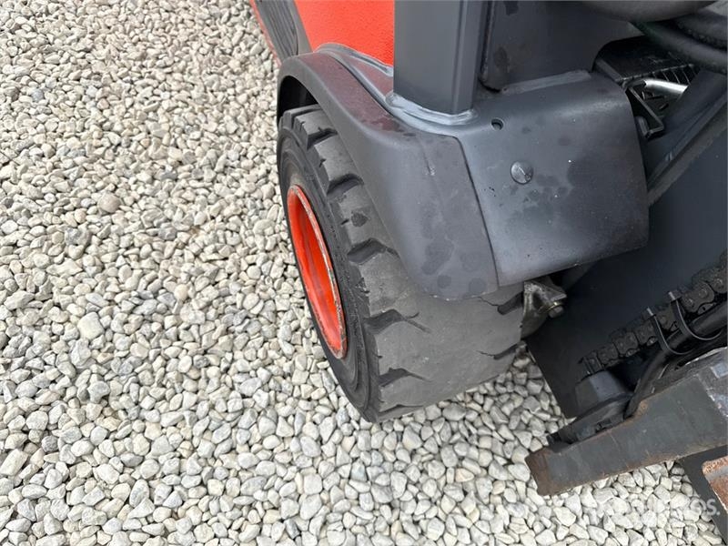 Linde E18-01 Electric Forklift Električni viličarji