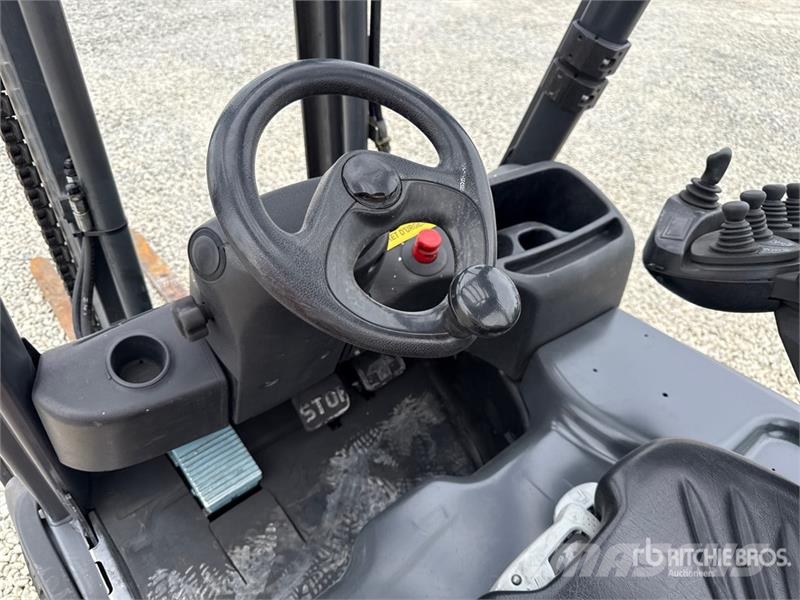 Linde E18-01 Electric Forklift Električni viličarji