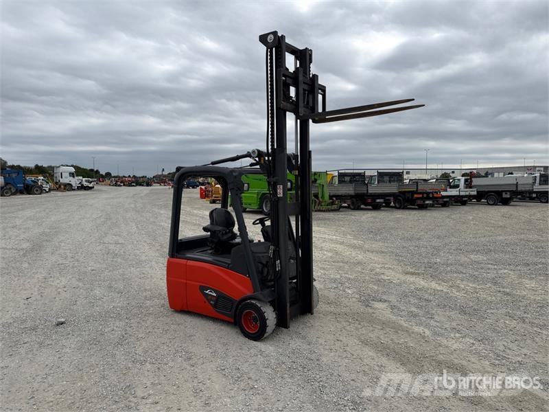 Linde E18-01 Electric Forklift Električni viličarji