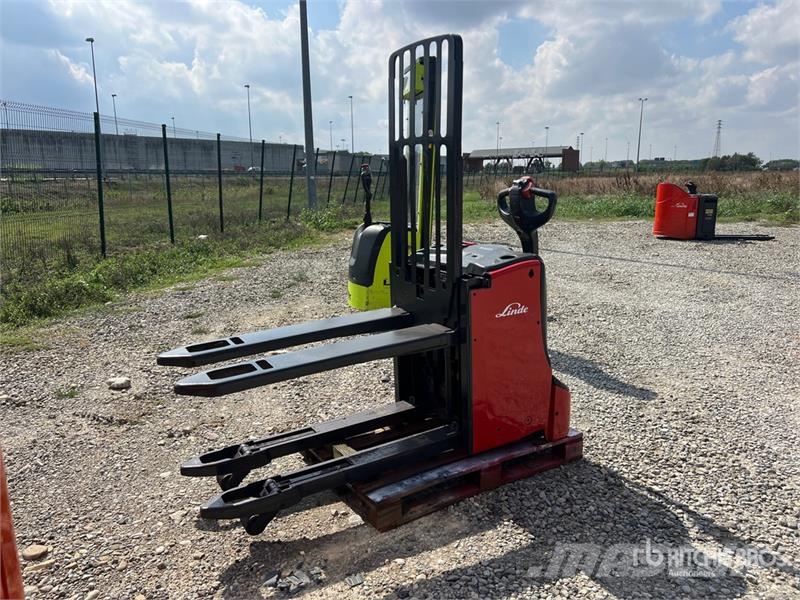Linde T16L Pallet Jack (Inoperable) شاحنة يدوية بمنصة نقالة