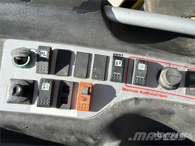 Lindner Unitrac 102 4x4x4 Tracteur Utilitaire 4x4x4 Utilit Pickup/planbiler