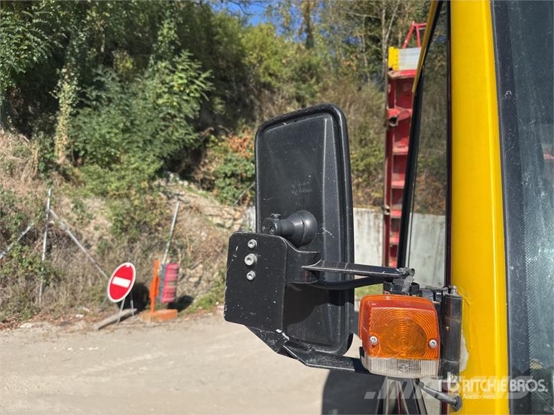 Lindner Unitrac 102 4x4x4 Tracteur Utilitaire 4x4x4 Utilit Pickup/planbiler