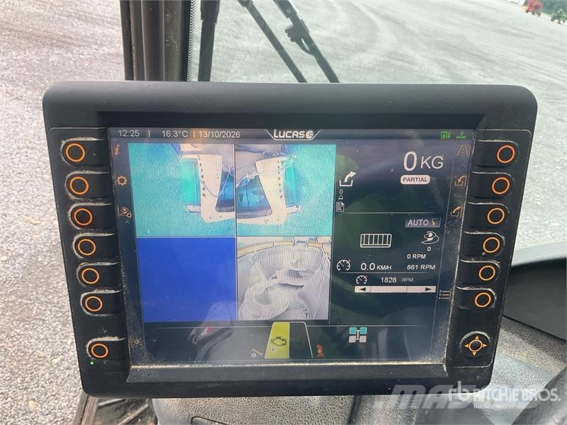 Lucas AUTOSPIRE 240 Self Propelled Feed Mixer Кормораздатчики