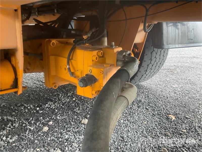 Lucas AUTOSPIRE 240 Self Propelled Feed Mixer Кормораздатчики