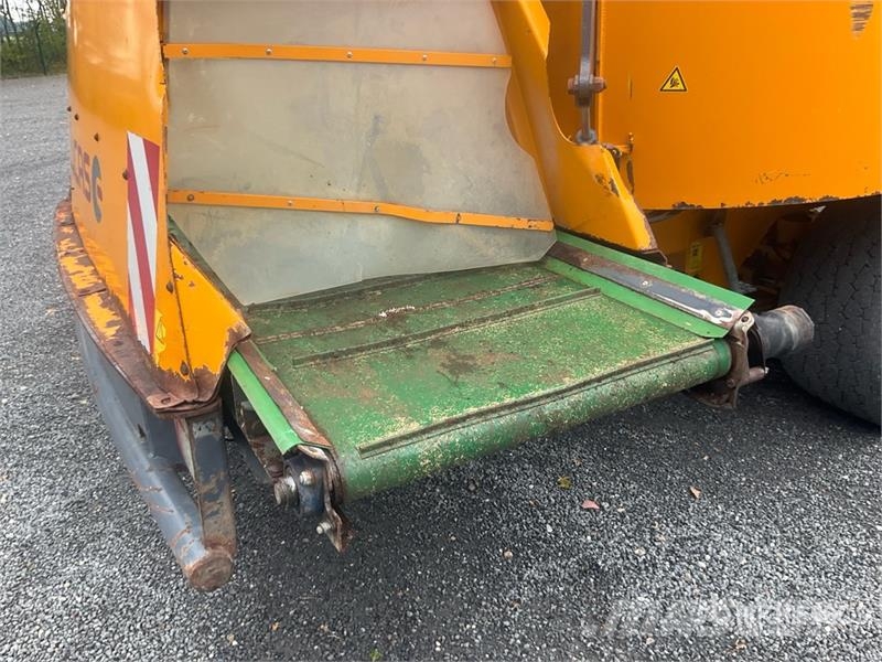Lucas AUTOSPIRE 240 Self Propelled Feed Mixer Кормораздатчики