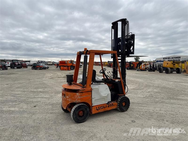 Lugli M1255 2500 kg Forklift Iné