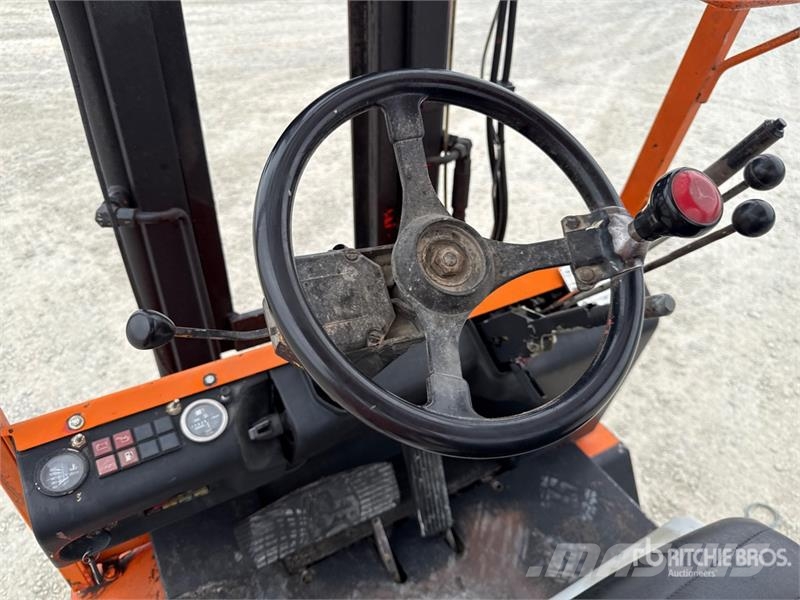 Lugli M1255 2500 kg Forklift Iné