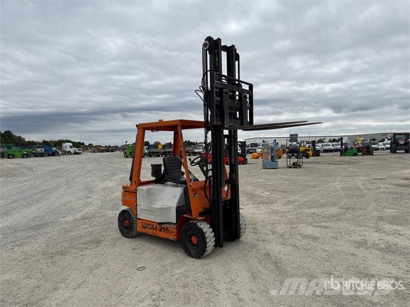 Lugli M1255 2500 kg Forklift Iné
