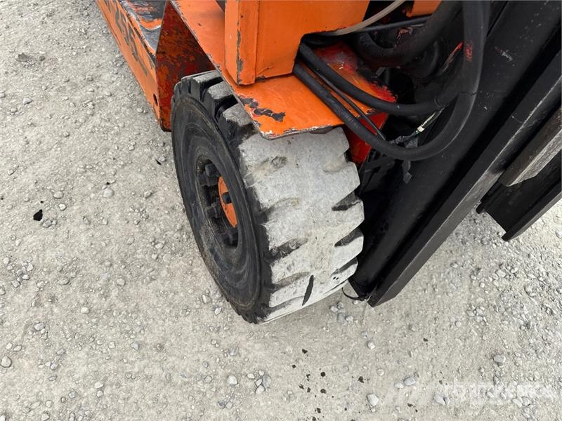 Lugli M1255 2500 kg Forklift Iné
