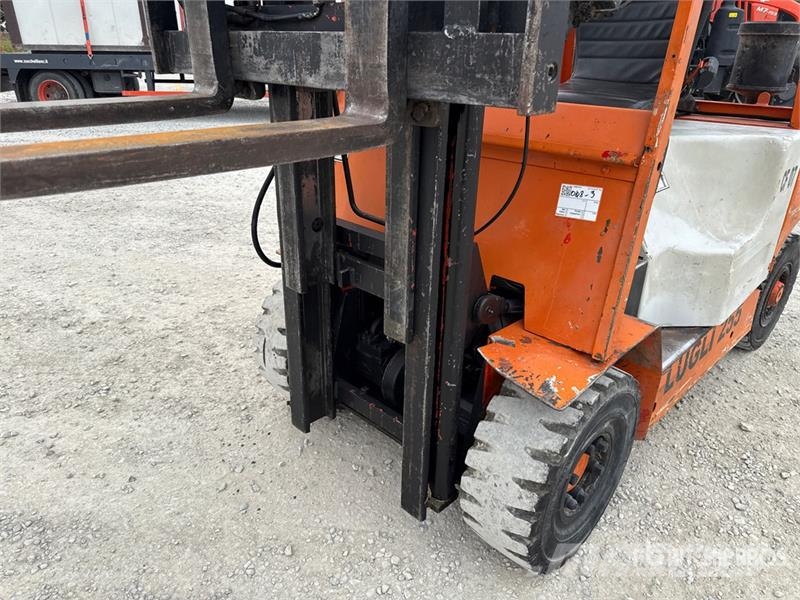 Lugli M1255 2500 kg Forklift Iné