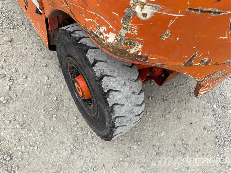 Lugli M1255 2500 kg Forklift Iné