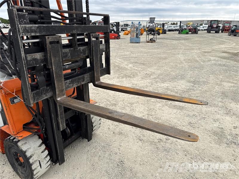 Lugli M1255 2500 kg Forklift Iné