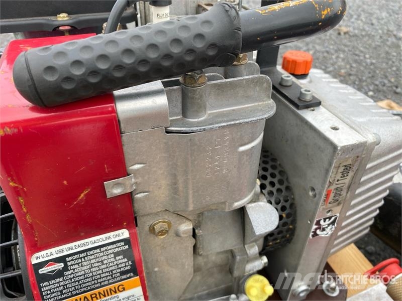  Lukas Hydraulic Rescue Set معدات البناء - غير ذلك