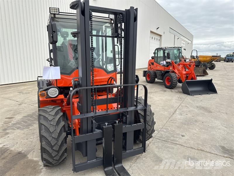 Machpro MP-T320A 3500 kg 4x4 Chariot Elevateur Tout Terrai Tereptargonca
