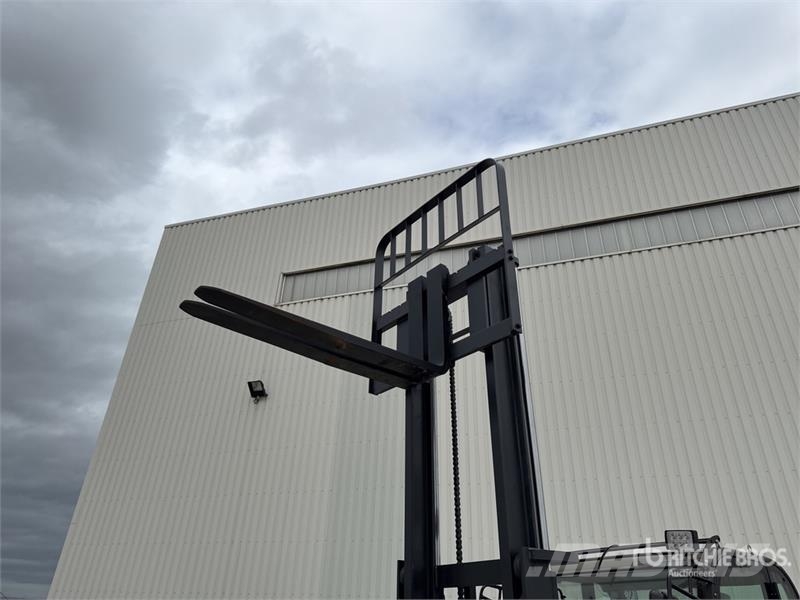 Machpro MP-T320A 3500 kg 4x4 Chariot Elevateur Tout Terrai Tereptargonca