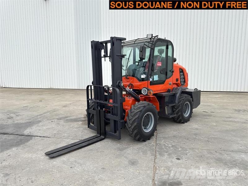 Machpro MP-T320A 3500 kg 4x4 Chariot Elevateur Tout Terrai Tereptargonca