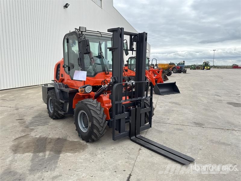 Machpro MP-T320A 3500 kg 4x4 Chariot Elevateur Tout Terrai Tereptargonca