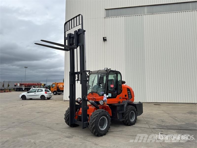 Machpro MP-T320A 3500 kg 4x4 Chariot Elevateur Tout Terrai Tereptargonca