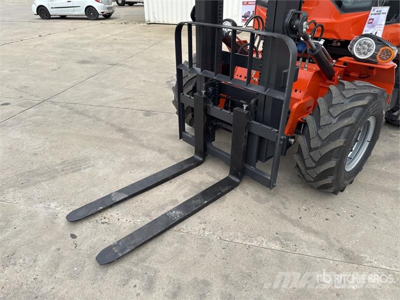 Machpro MP-T320A 3500 kg 4x4 Chariot Elevateur Tout Terrai Tereptargonca