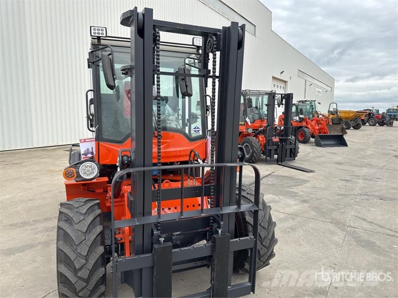 Machpro MP-T320A 3500 kg 4x4 Chariot Elevateur Tout Terrai Tereptargonca