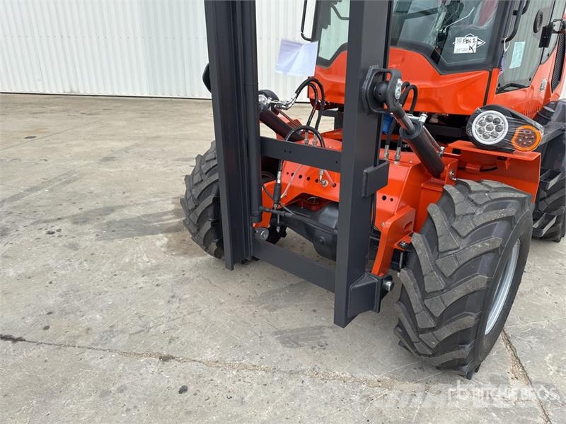 Machpro MP-T320A 3500 kg 4x4 Chariot Elevateur Tout Terrai Tereptargonca