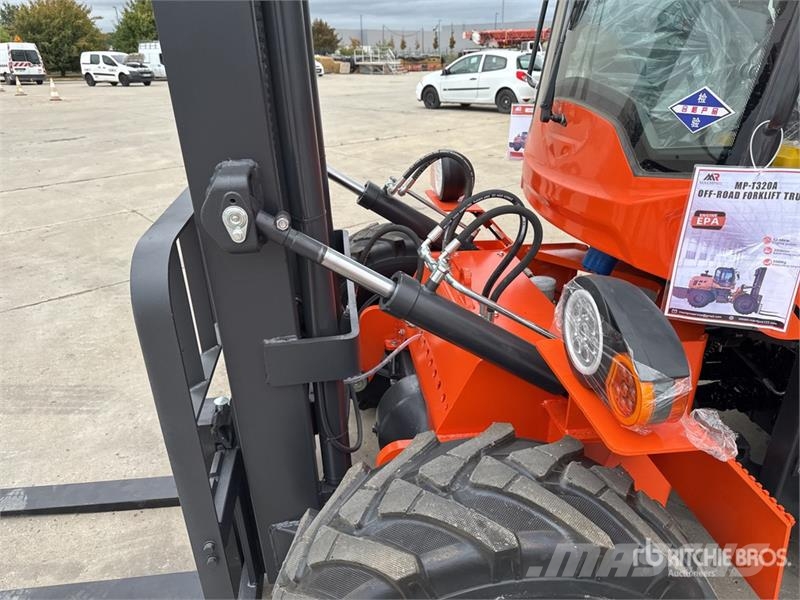 Machpro MP-T320A 3500 kg 4x4 Chariot Elevateur Tout Terrai Tereptargonca