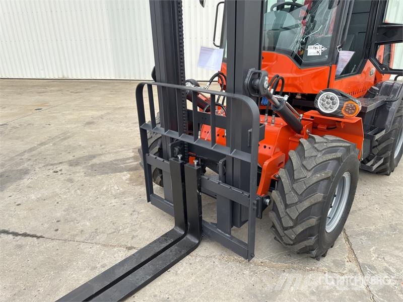 Machpro MP-T320A 3500 kg 4x4 Chariot Elevateur Tout Terrai Tereptargonca