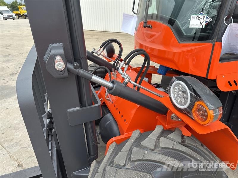 Machpro MP-T320A 3500 kg 4x4 Chariot Elevateur Tout Terrai Tereptargonca