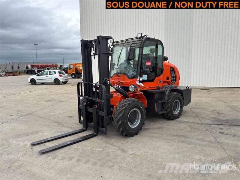 Machpro MP-T320A 3500 kg 4x4 Chariot Elevateur Tout Terrai Tereptargonca