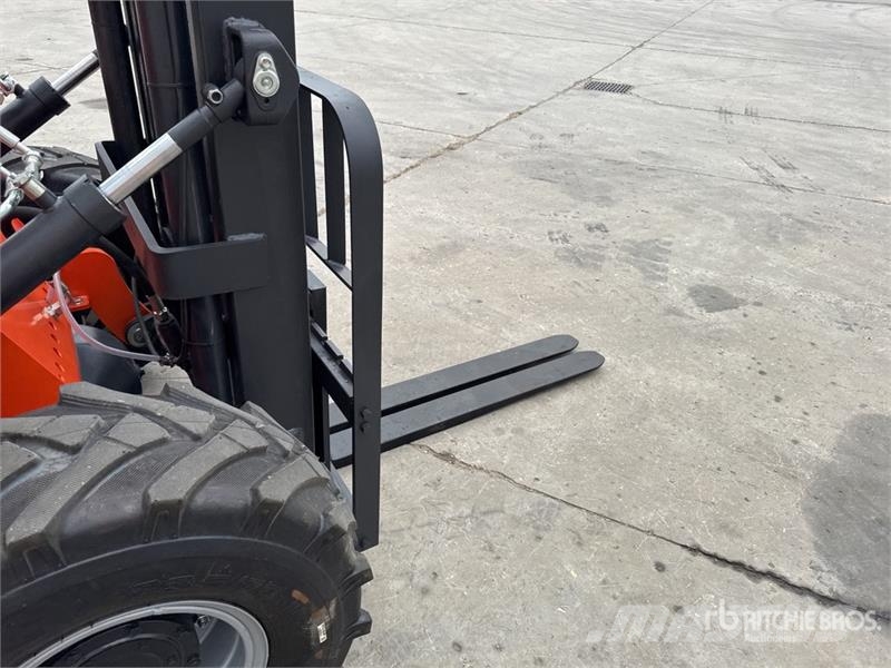 Machpro MP-T320A 3500 kg 4x4 Chariot Elevateur Tout Terrai Tereptargonca