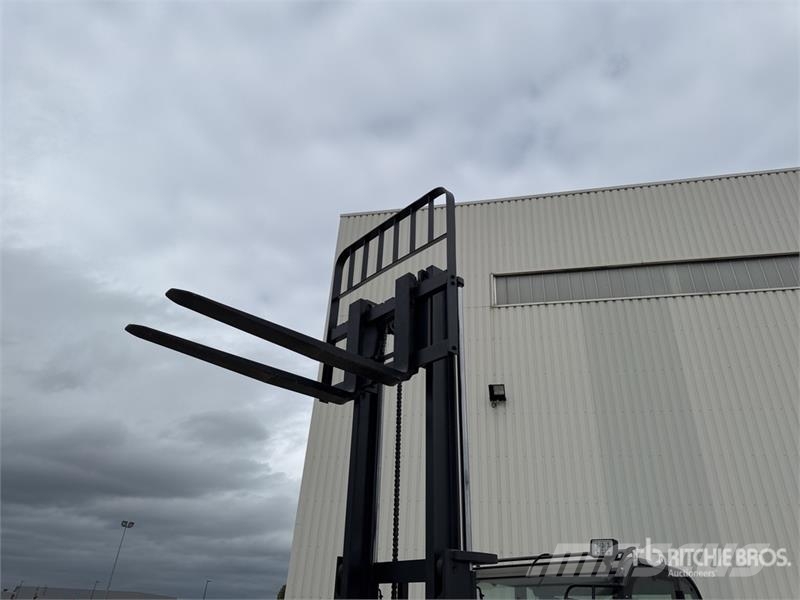 Machpro MP-T320A 3500 kg 4x4 Chariot Elevateur Tout Terrai Tereptargonca