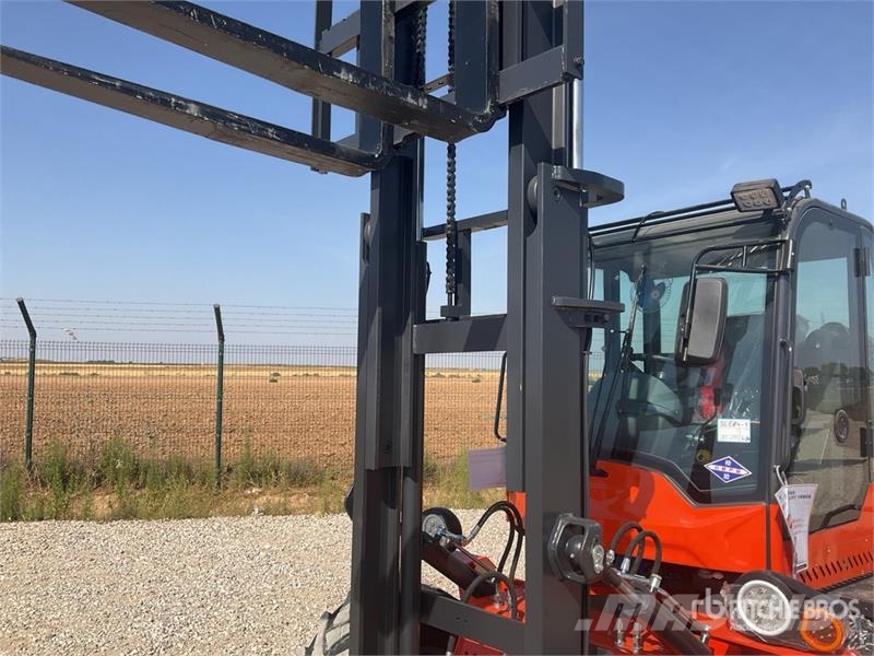 Machpro MP-T320A 4x4 Rough Terrain Forklift (Unused) Maastikutõstukid